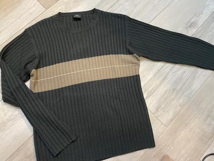 Velmi pekný sveter, l