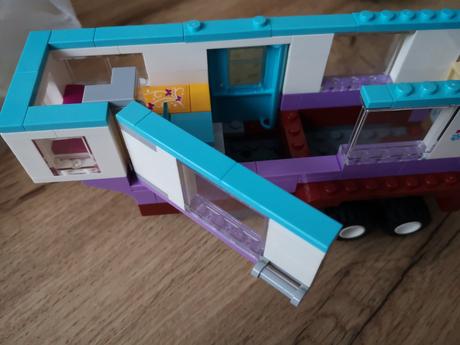 Lego friends 41125 veterinársky príves s koňom, 