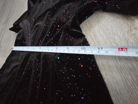 Čierne trblietavé šaty napr. halloween, 134