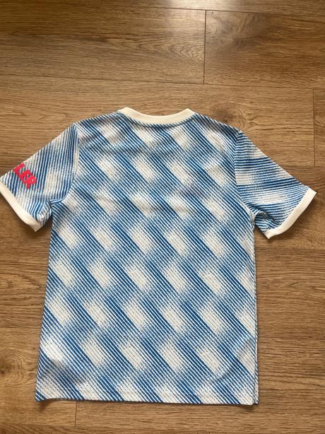 Adidas manchester united + čiapka gratis, adidas,164