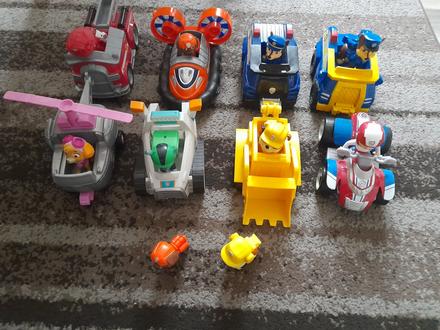 Mam na predaj labkovú patrolu auticka,