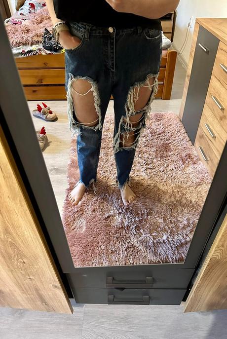 Missguided stylove roztrhane nove dzinsy-rifle, 42