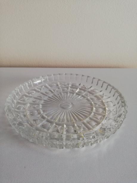 Sklenené brúsené tanieriky, 