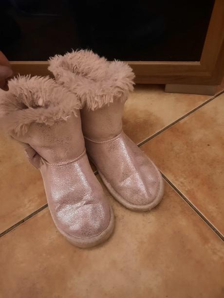 Cizmy perletove., 33