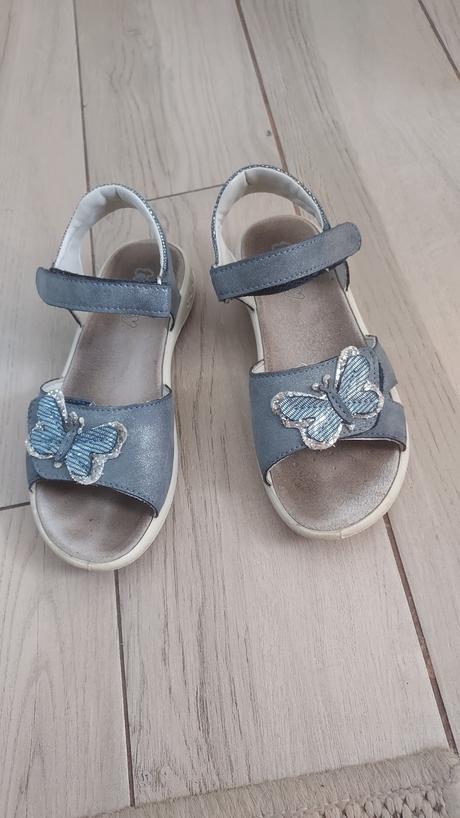 Sandalky s motylikom, 34