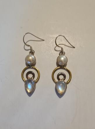 Náušnice s mesačným kameňom v striebre, 