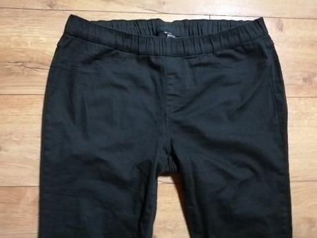 Dámske uhlovo čierne rifľové legíny, 46