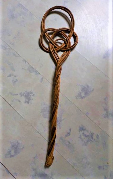 Prútený klepáč na koberce/deky,