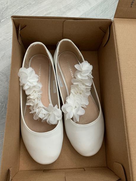 Balerínky na prvé sväté prijímanie, reserved,33