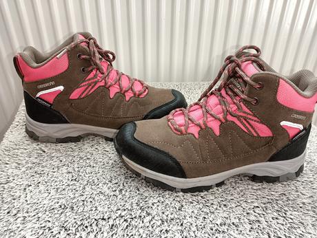 Topánky na turistiku, 35