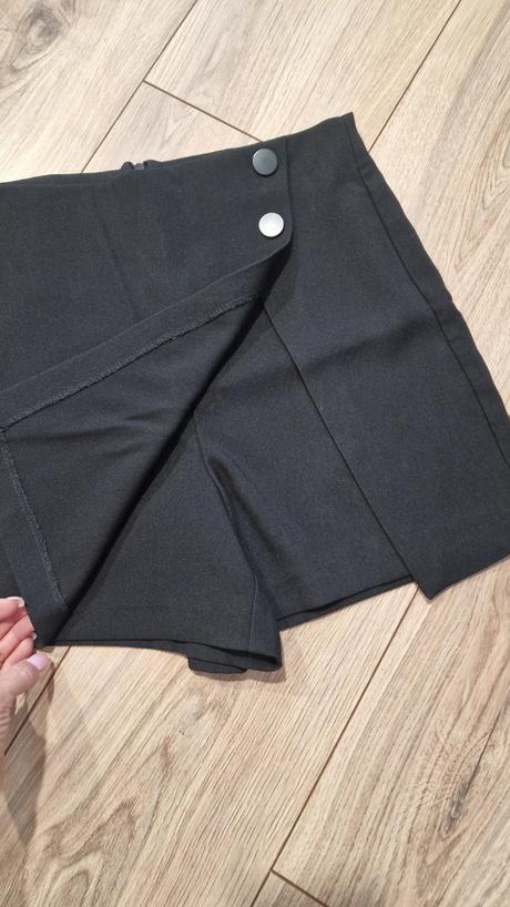 Sukňokraťasy, stradivarius,34