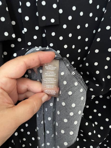 Karl lagerfeld čierna bodkovaná blúzka, l