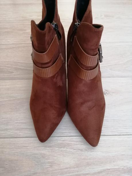 Kotníkové topánky, 39