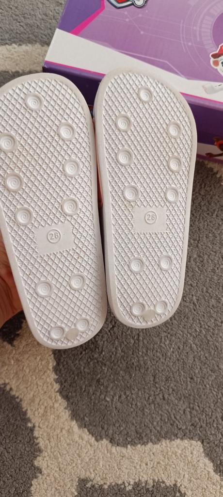 Krasne ako nove slapky 28, 28