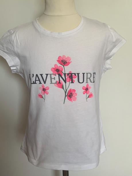 Destination biele tričko s nápisom a kvietkami, 134