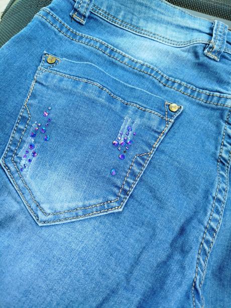 Riflové kraťasy s farebnými kamienkami, 28