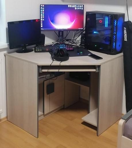 Rohový pisací stôl,