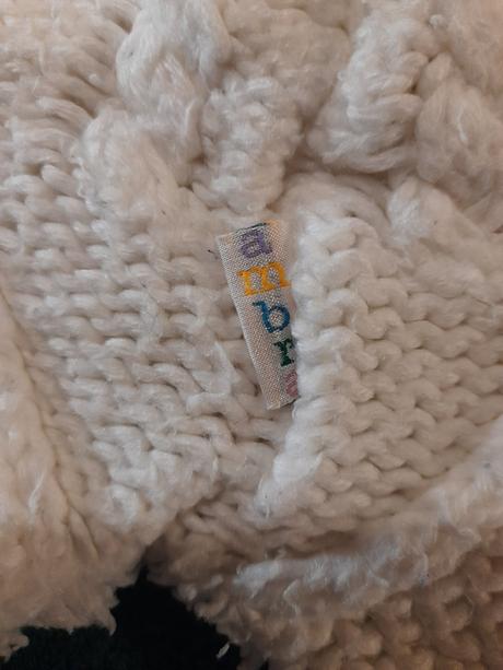 Čiapka s brmbolcami, 104