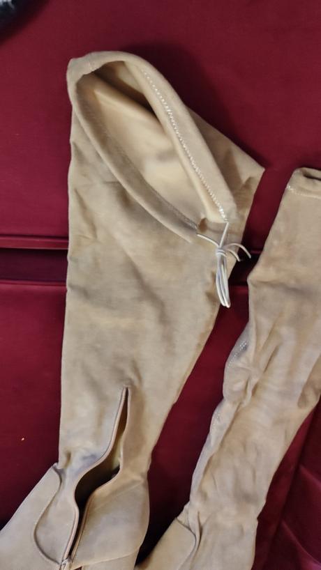 Čižmy nad kolená, 40