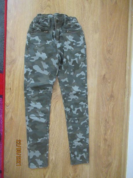 Maskáčové nohavice, c&a,152