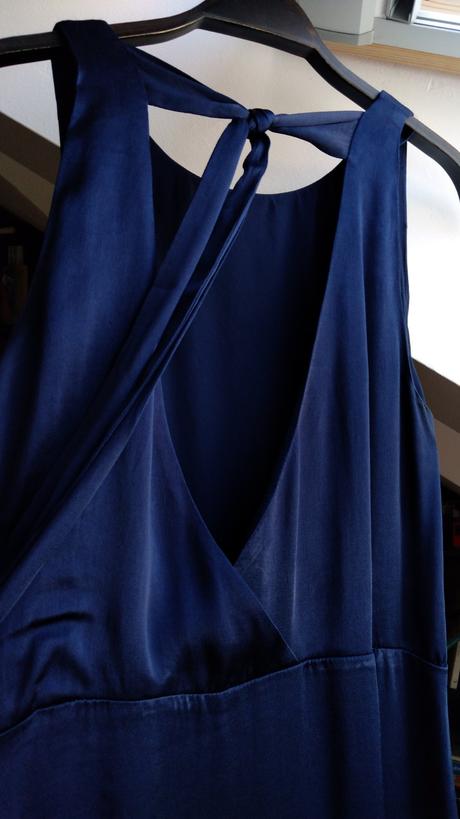 Šaty s otvoreným chrbátom v.38-40 modré, 38