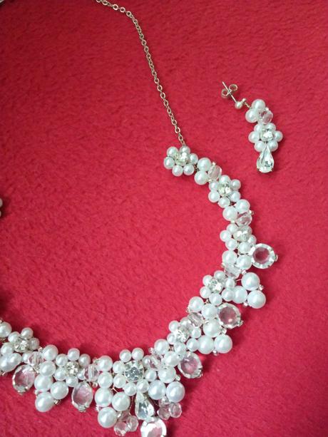 Náhrdelník a náušnice,