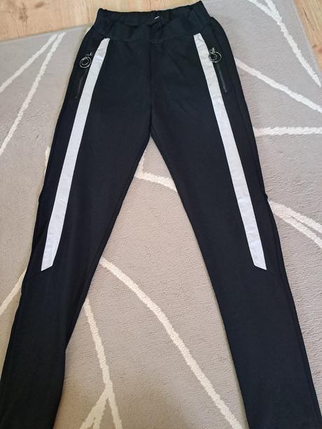 Športovo elegantný komplet, s