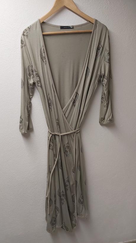 Sexy šaty bledohnedé s potlačou odopínateľné č.l, l