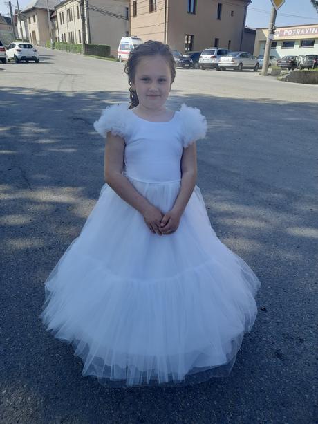 Šaty na 1.sv.prijímanie, 146