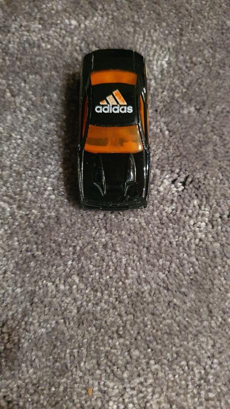 Hoot wheels adidas,