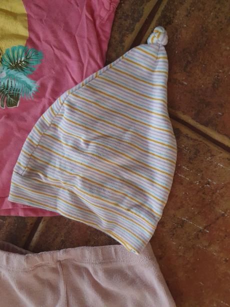 Tepláky, čiapka, tričko, ponožky,nohavičky v.86, 86–98