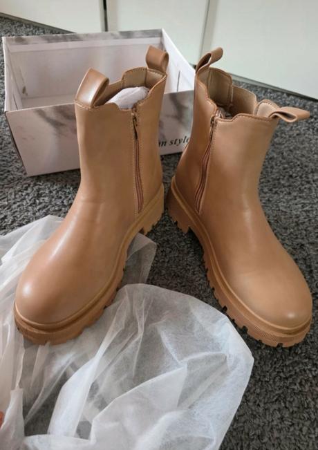 Členkove čižmy, 39