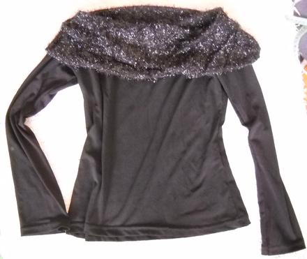 Trblietavý topík s holými ramenami , s