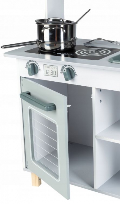 Drevená kuchynka s príslušenstvom,