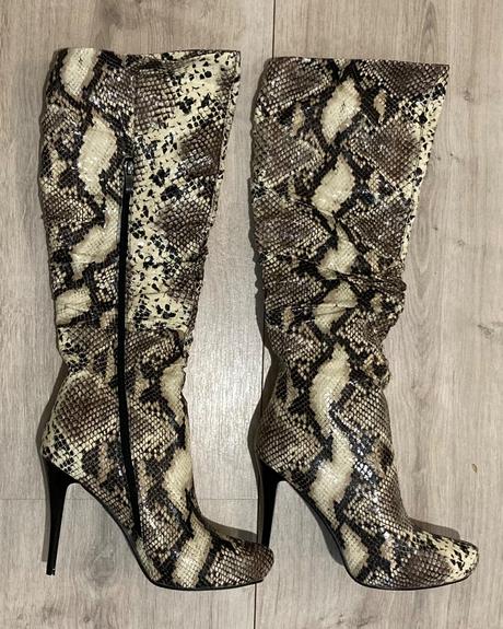 Extravagantné čižmy zn. roberto botella, 40