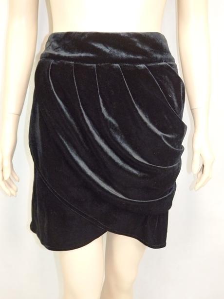Kvalitná zamatová sukňa, 42