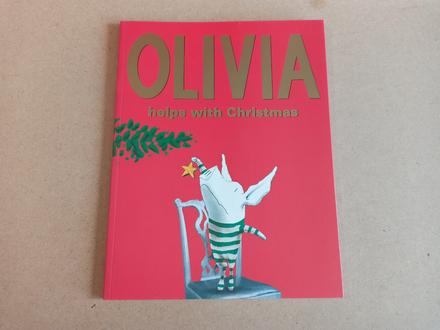 Olivia helps with christmas zositkova, 