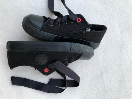 Plátené tenisky, 32