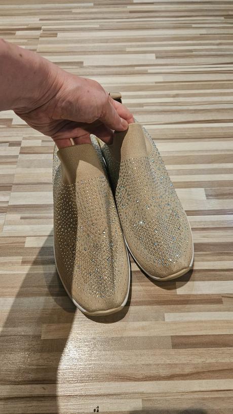 Lahke nasuvacie topanky s kamienkami v.42, 42