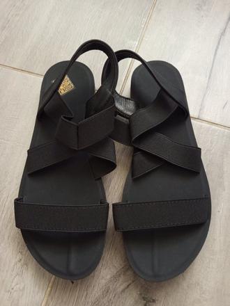 Čierne sandále, 38