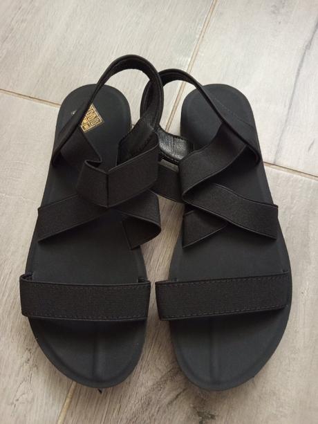 Čierne sandále, 38