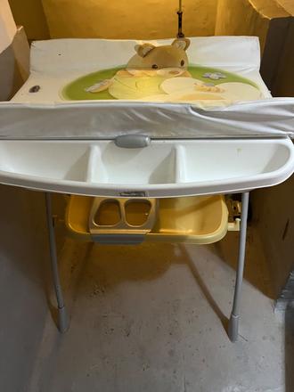 Prebaľovací pultik s vaničkou cam, 