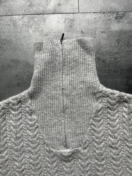 Sveter reserved, reserved,s