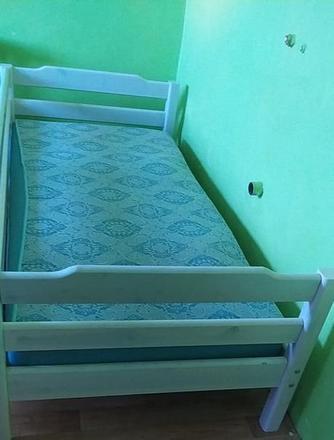 Posteľ, šírka (cm): 90,dĺžka (cm): 200