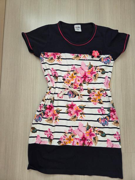 Šaty s kvietkami, 128