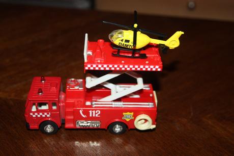 Hasiči 14 cm  a helikoptéra, 