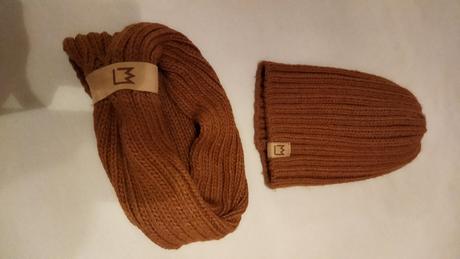 Čiapka+ nakrčnik, 98