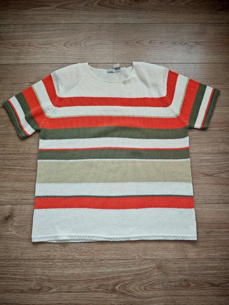 Krásny pletený pulóvrik, 48