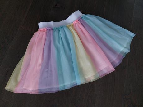 Krasna duhovana unicorn suknicka 8-12r. super stav, 152