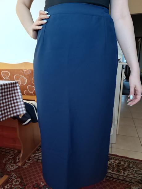 Modro biely kostým, 40